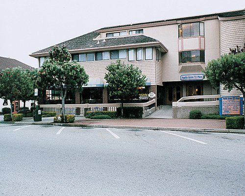 Pacific Grove Plaza