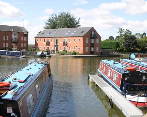 Canalboat Club at Union Wharf