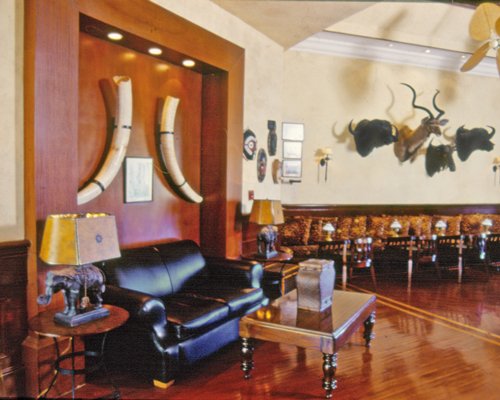 A well furnished indoor restaurant.