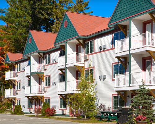 The Suites at Eastern Slope Inn