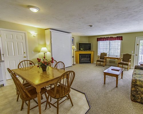 The Suites at Eastern Slope Inn