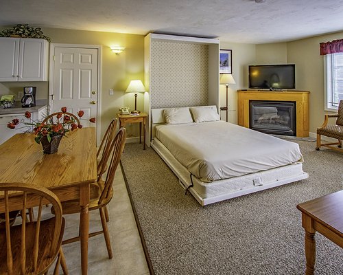 The Suites at Eastern Slope Inn