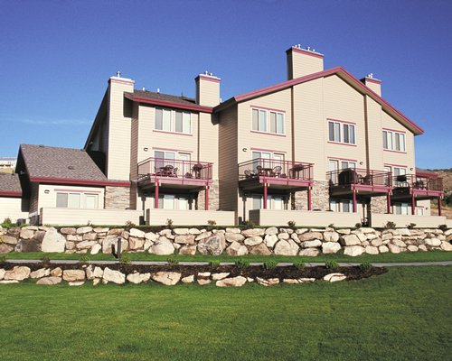 Scenic exterior view of the WorldMark Bear Lake.