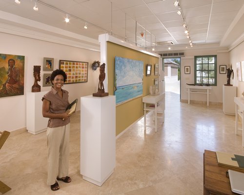 A well furnished indoor gallery.