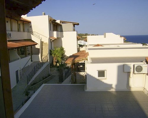 Creta Suites