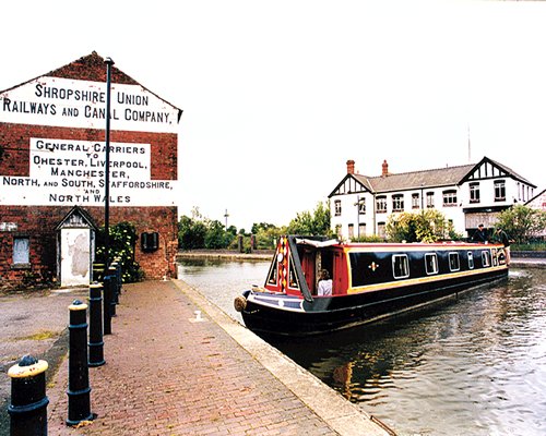 Canalboat Club at Blackwater Meadow