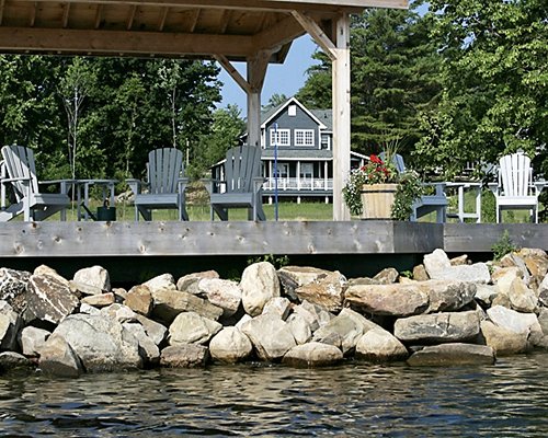 A waterfront view of Tory's Landing resort.