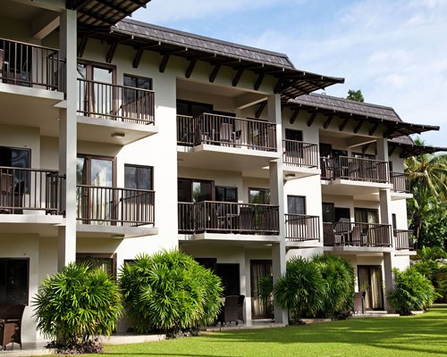 Scenic exterior view of the ULTIQA at Fiji Palms.