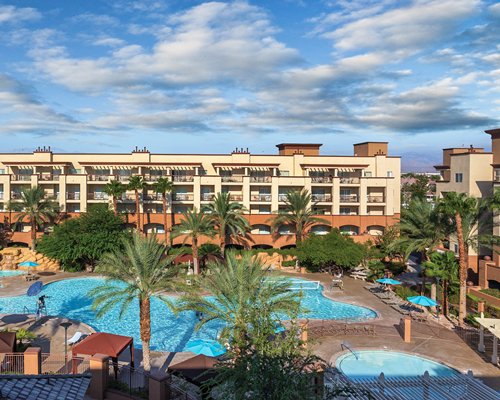 Worldmark Las Vegas On The Boulevard with large swimming pool and hot tub.