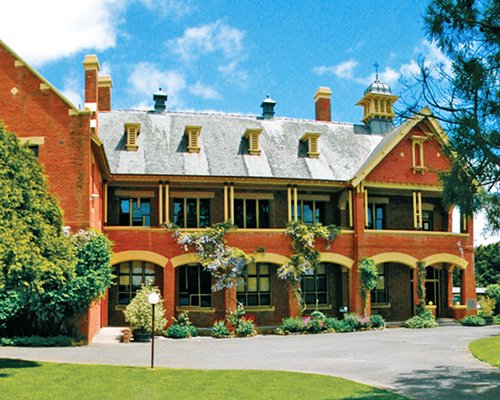 An exterior view of the Ramada Resort Ballarat.