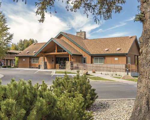 Scenic exterior view of WorldMark Estes Park resort.