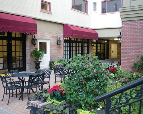 WorldMark Avenue Plaza