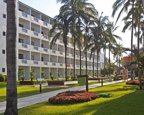 Marival Emotions Resort and Suites