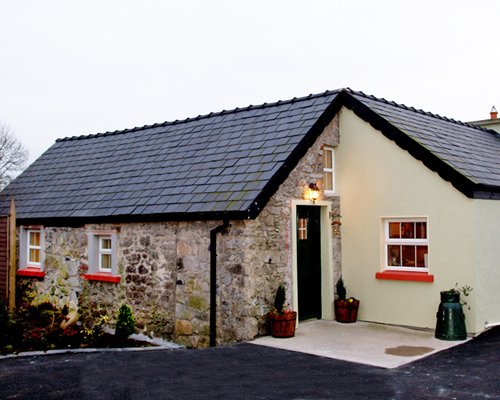 Dangan Lodge Cottages