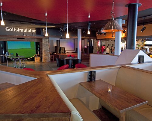 Bar and restaurant at Holiday Club Are.