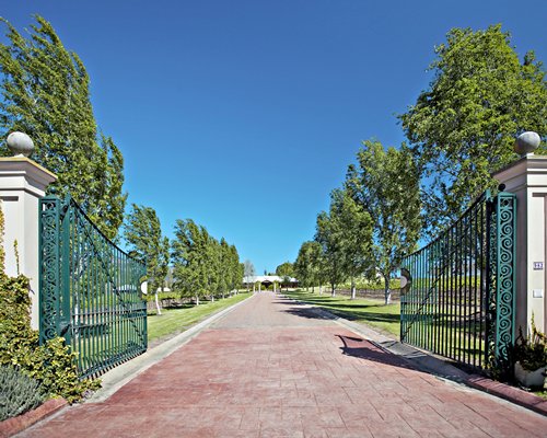 A pathway leading to Worldmark Resort Pokolbin Hill resort unit.
