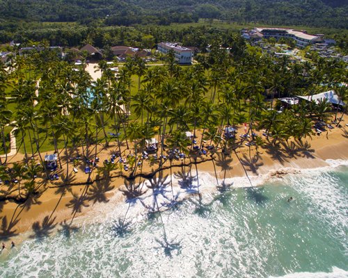 aerial view of beach front at Viva Wyndham Samaná