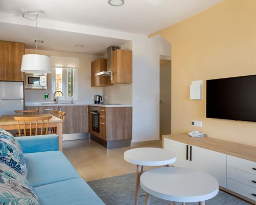 White Sands Beach Club - 4 Nights