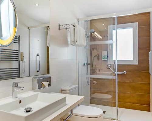 White Sands Beach Club - 4 Nights