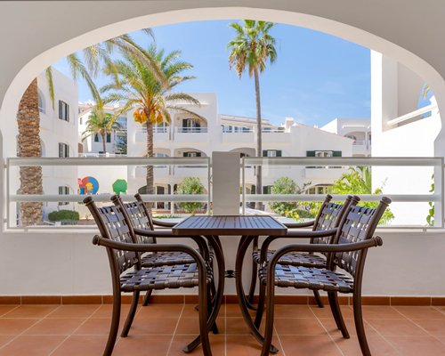 White Sands Beach Club - 4 Nights