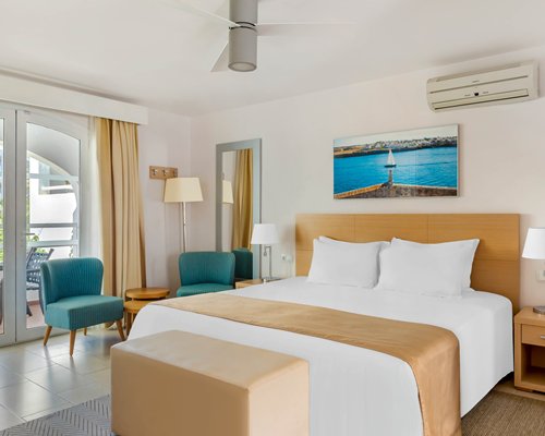 White Sands Beach Club - 4 Nights