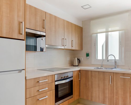 White Sands Beach Club - 4 Nights