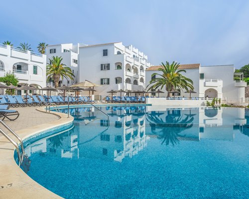 White Sands Beach Club - 4 Nights