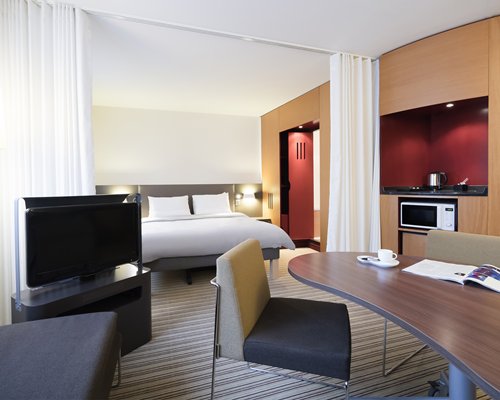 Novotel Suites Paris Nord 18