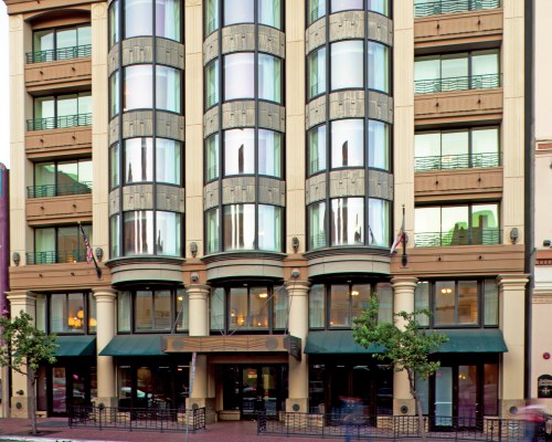 AN EXTERIOR VIEW OF WYNDHAM HARBOUR LIGHTS RESORT.
