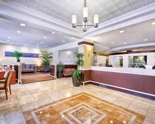 RECEPTION AND LOUNGE AREA AT WYNDHAM HARBOUR LIGHTS.