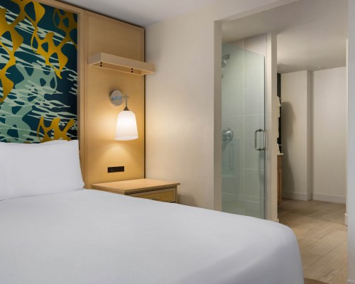 Club Wyndham at Waikiki Beach Walk - 3 Nights