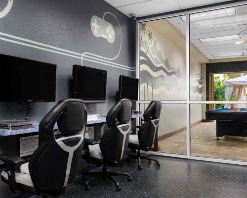 Club Wyndham at Waikiki Beach Walk - 3 Nights