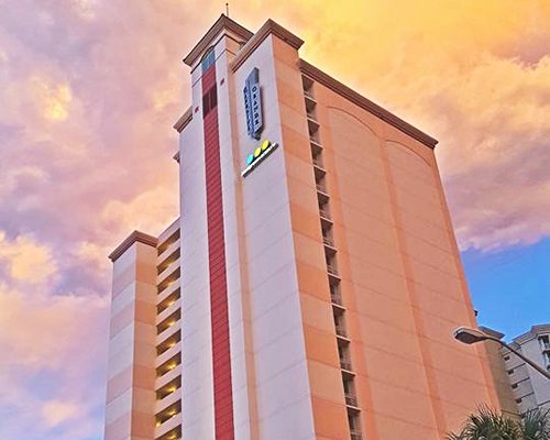 An exterior view of Carolina Grande resort.