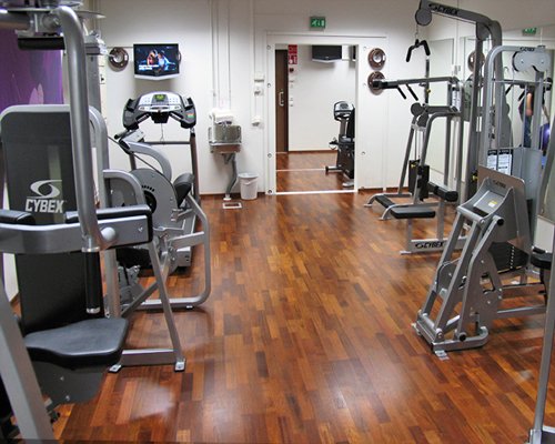 A well equipped indoor fitness center.