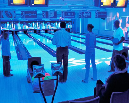 An indoor bowling alley at Holiday Club Tahko Spa.