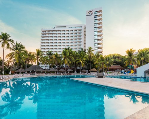 Park Royal Beach Resort Ixtapa by Royal Holiday