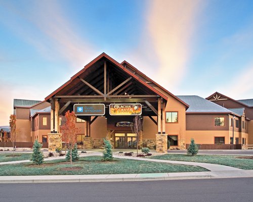 Wyndham Vacation Resorts At Glacier Canyon Image