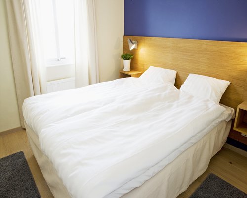 A well furnished bedroom.