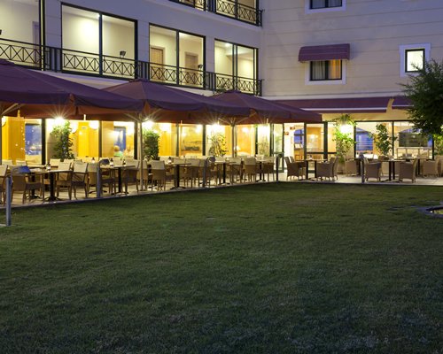 Ramada Attica Riviera