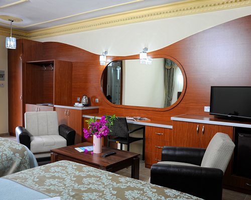 A well furnished bedroom.