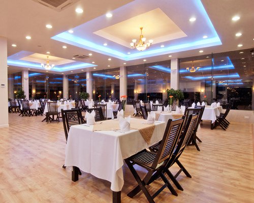 An indoor fine dining area at the Sea Links Golf & Beach Villas.
