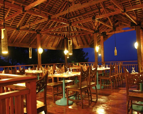 An indoor fine dining restaurant.
