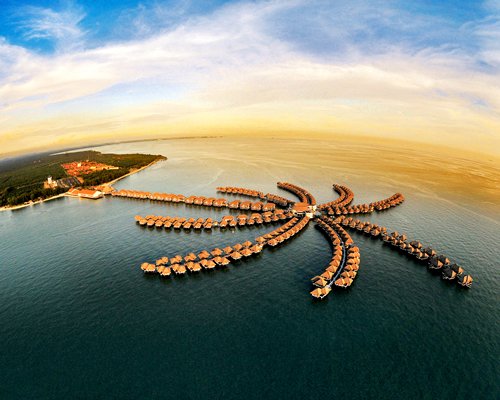Exterior view of Avani Sepang Goldcoast Resort surrounded by sea.
