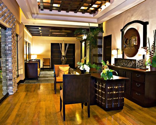 A well furnished indoor room.