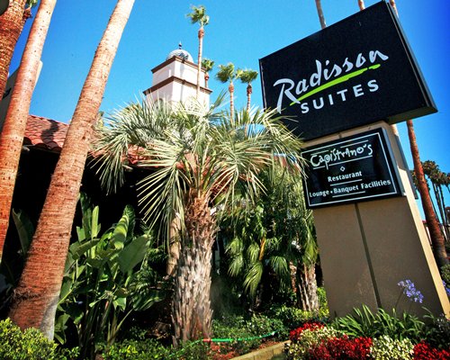 Signboard of Radisson Suites Hotel Anaheim.