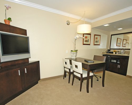 Radisson Suites Hotel Anaheim-Buena Park