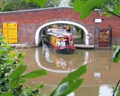 Canalboat Club at Alvechurch Marina