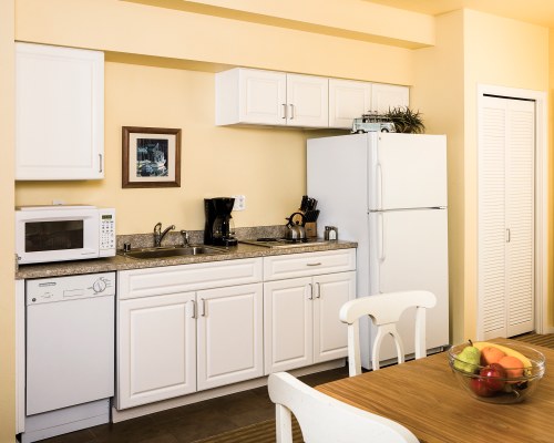 AN OPEN PLAN KITCHEN AND DINING AREA.
