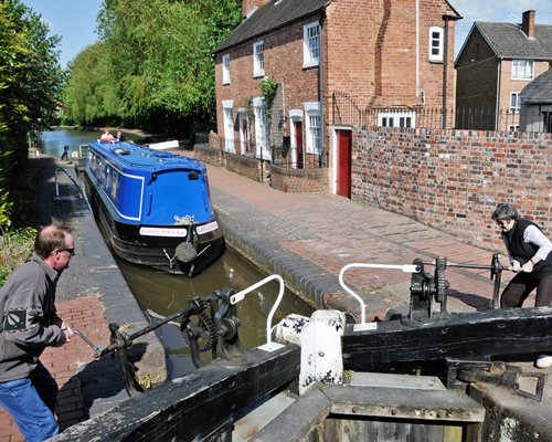 Canalboat Club at Gayton Marina