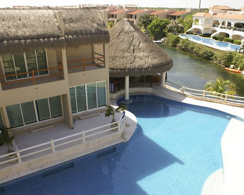 Coral Maya Stay Suites